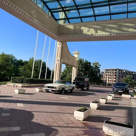 Apartament красавиците тъмнокоси Sunset Family