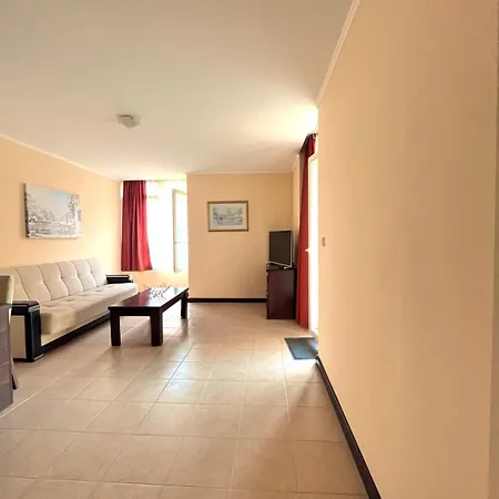 Apartament красавиците тъмнокоси Sunset Family